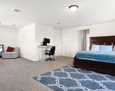 1017 Plano Ln - Photo Thumbnail 17