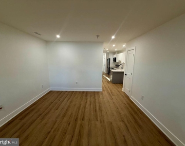 2920 8th Street Ne - Photo Thumbnail 5