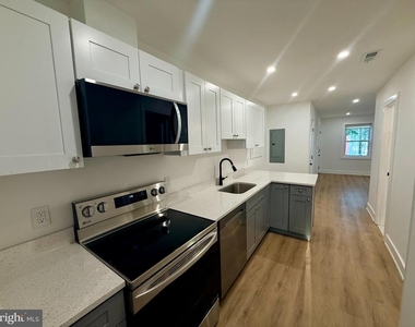 2920 8th Street Ne - Photo Thumbnail 9