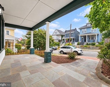 2237 Mount View Place Se - Photo Thumbnail 1