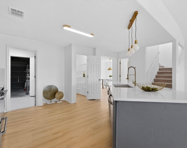 7306 Concerto Dr - Photo Thumbnail 9