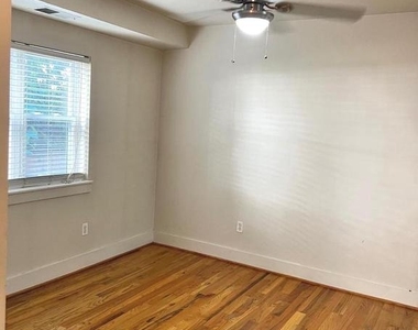 2615 4th Street Ne - Photo Thumbnail 5