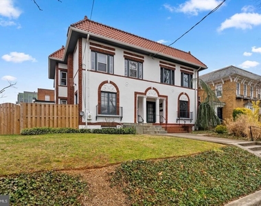 3247 38th Street Nw - Photo Thumbnail 1