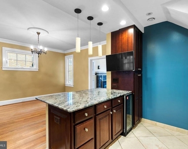 3247 38th Street Nw - Photo Thumbnail 9