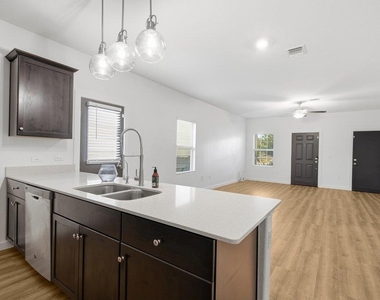 3332 Colorado High Ave - Photo Thumbnail 7