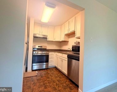 1719 Gainesville Street Se - Photo Thumbnail 4
