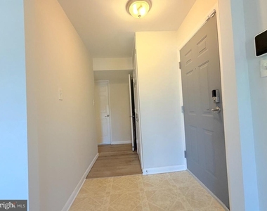 1719 Gainesville Street Se - Photo Thumbnail 7