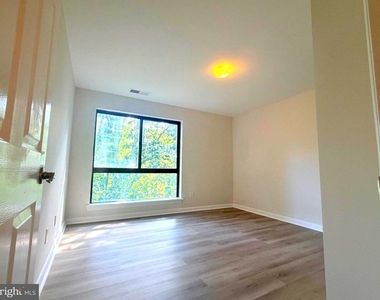 1719 Gainesville Street Se - Photo Thumbnail 9