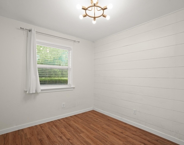 7903 Bixler Dr - Photo Thumbnail 5