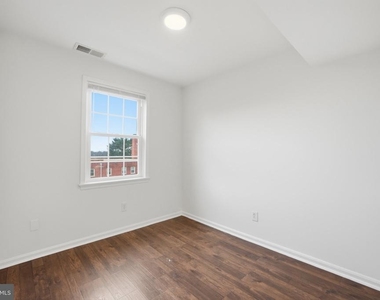 3909 Pennsylvania Avenue Se - Photo Thumbnail 3