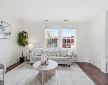 3909 Pennsylvania Avenue Se - Photo Thumbnail 1
