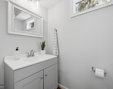 1719 Evarts Street Ne - Photo Thumbnail 9