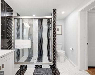 1719 Evarts Street Ne - Photo Thumbnail 13