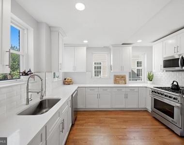 1719 Evarts Street Ne - Photo Thumbnail 3