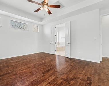 1020 Winding Way Dr - Photo Thumbnail 13