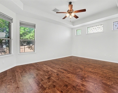 1020 Winding Way Dr - Photo Thumbnail 12