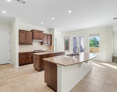 1020 Winding Way Dr - Photo Thumbnail 4