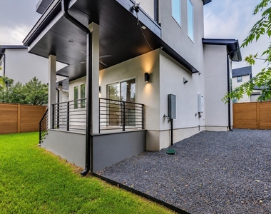 2302 Maxwell Ln - Photo Thumbnail 21