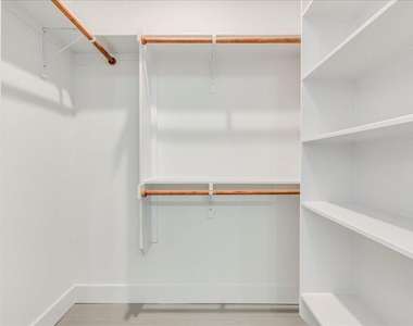 2302 Maxwell Ln - Photo Thumbnail 14