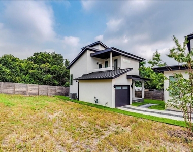2302 Maxwell Ln - Photo Thumbnail 26