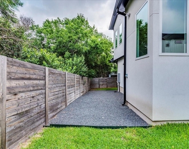 2302 Maxwell Ln - Photo Thumbnail 25