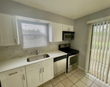2001 Kenneth Ave - Photo Thumbnail 3