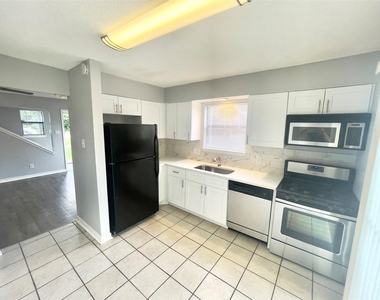 2001 Kenneth Ave - Photo Thumbnail 1