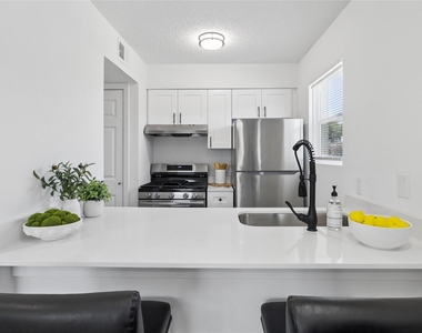 5911 Sheridan Ave Ln - Photo Thumbnail 5