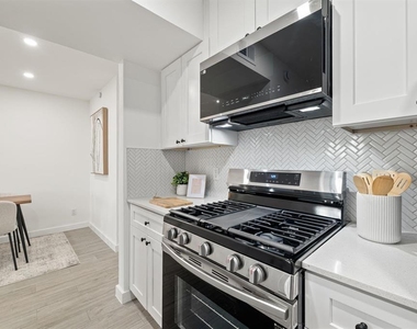 5911 Sheridan Ave Ln - Photo Thumbnail 4