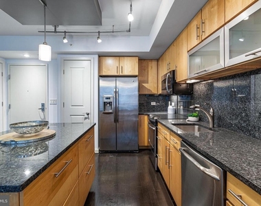 1025 1st Street Se - Photo Thumbnail 3