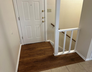 7107 Silver Dale Dr - Photo Thumbnail 16