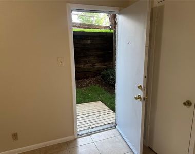 7107 Silver Dale Dr - Photo Thumbnail 24