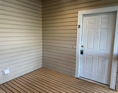 7107 Silver Dale Dr - Photo Thumbnail 1