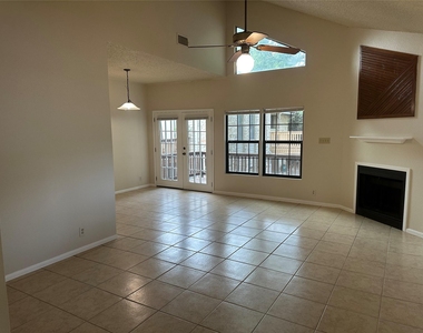 7107 Silver Dale Dr - Photo Thumbnail 3