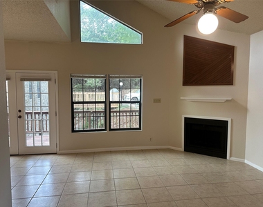 7107 Silver Dale Dr - Photo Thumbnail 4