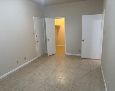 7107 Silver Dale Dr - Photo Thumbnail 23