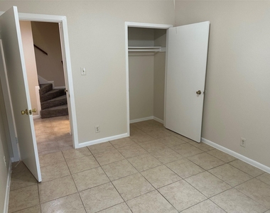 7107 Silver Dale Dr - Photo Thumbnail 21