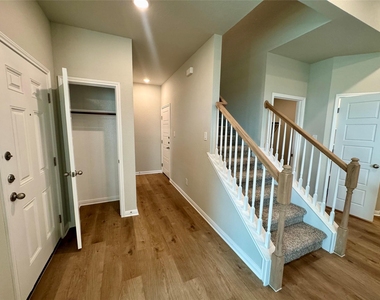 746 Staglin St - Photo Thumbnail 15