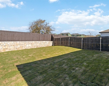 746 Staglin St - Photo Thumbnail 29
