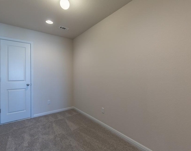 205 Falkland Street - Photo Thumbnail 33