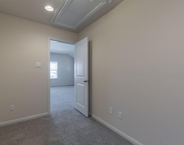 205 Falkland Street - Photo Thumbnail 34