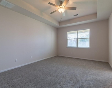 205 Falkland Street - Photo Thumbnail 13
