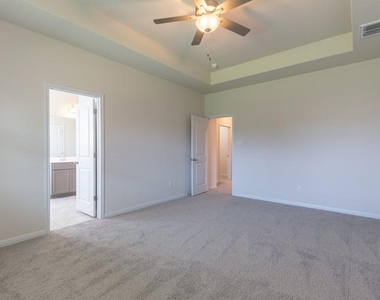 205 Falkland Street - Photo Thumbnail 15