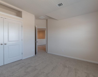 205 Falkland Street - Photo Thumbnail 26