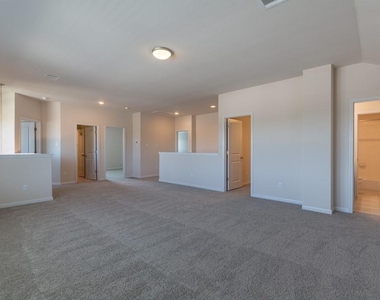205 Falkland Street - Photo Thumbnail 24