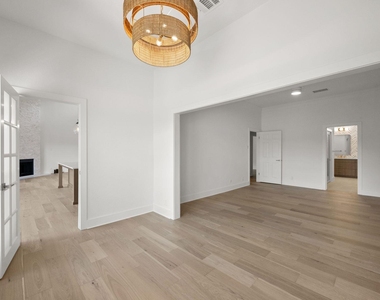 1520 Ben Crenshaw Way - Photo Thumbnail 20
