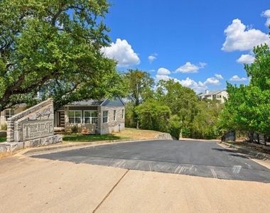 1520 Ben Crenshaw Way - Photo Thumbnail 31