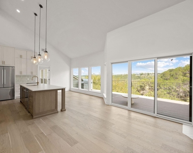 1520 Ben Crenshaw Way - Photo Thumbnail 12