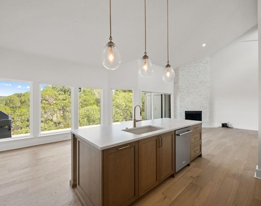 1520 Ben Crenshaw Way - Photo Thumbnail 17