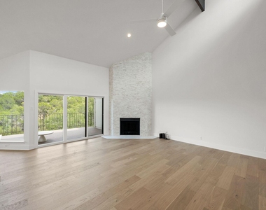 1520 Ben Crenshaw Way - Photo Thumbnail 10